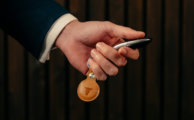 AirTag Leder-Schlüsselring / Schlüsselanhänger (mit Gebürstetem Metallring) Feature Focus