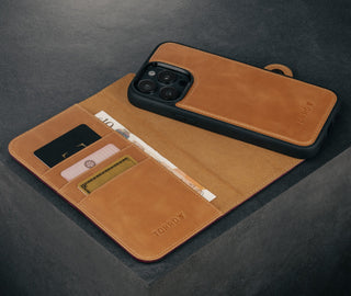 Card slots and detachable cover of the Maroon Nubuck Leather Case (with detachable cover) for iPhone 15 Pro Max