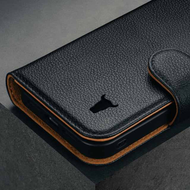 Black Leather Detachable Case for iPhone SE4